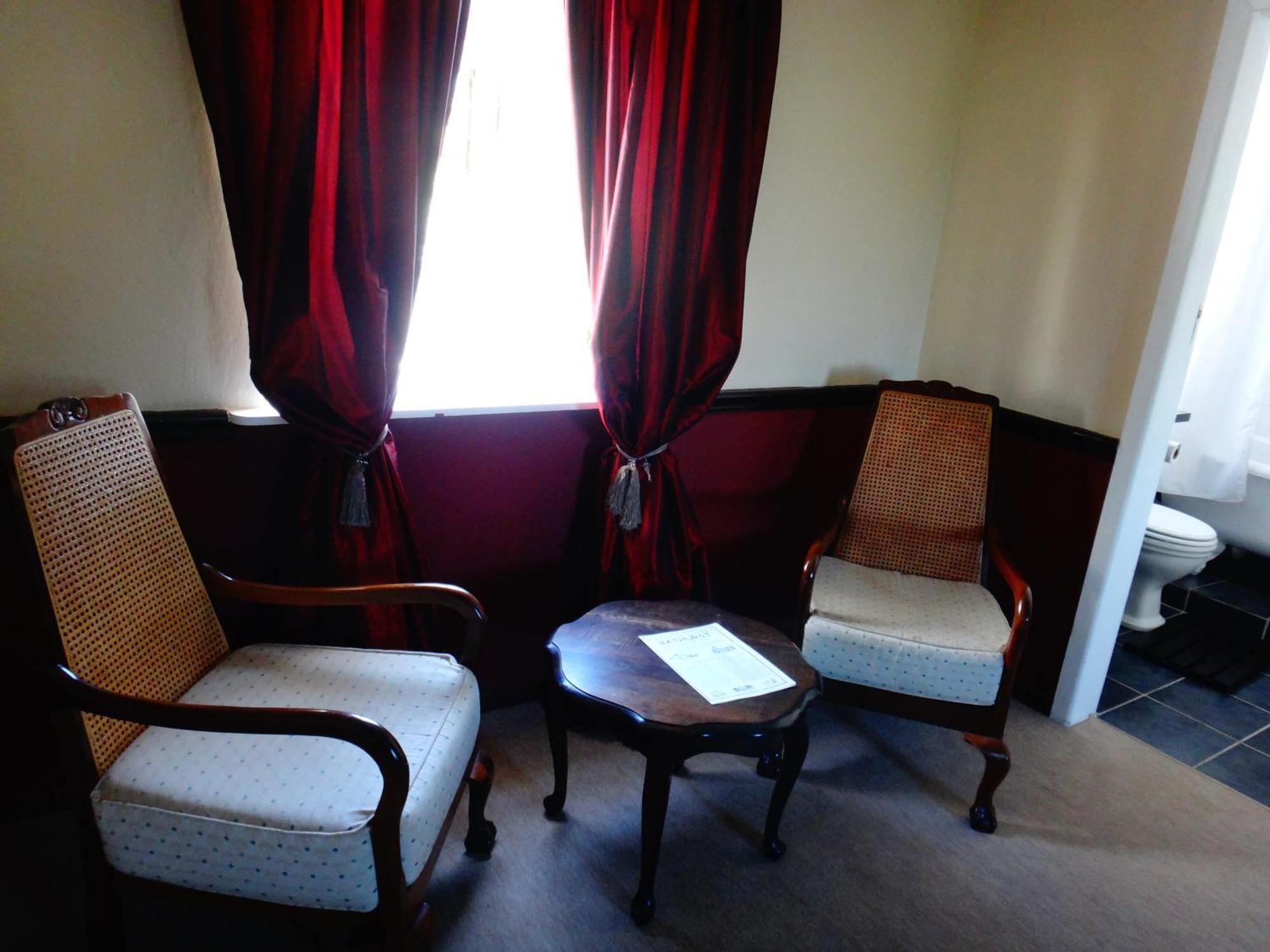The Historic Pig And Whistle Inn Bathurst Pokoj fotografie